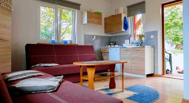 Nice lodge with grill & yard | Pets are welcome — photo 2