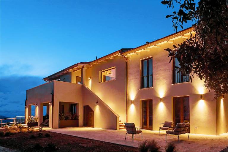 Farm with yard & terrace in Magliano in Toscana