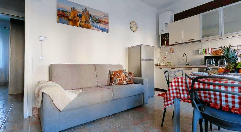 Rental apartment with 2 rooms for 6 persons — photo 3