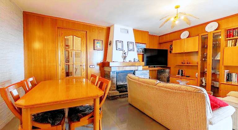 Rental apartment with pool & patio — photo 3