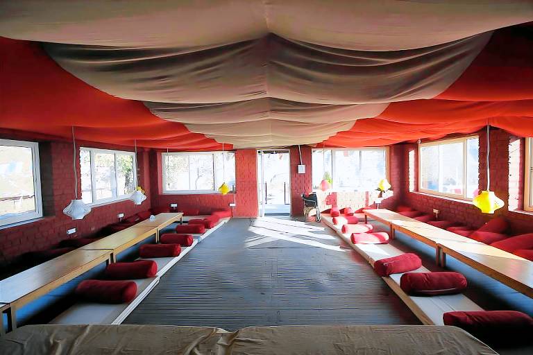 Beautiful tent with garden & barbeque | Pets allowed — photo 3