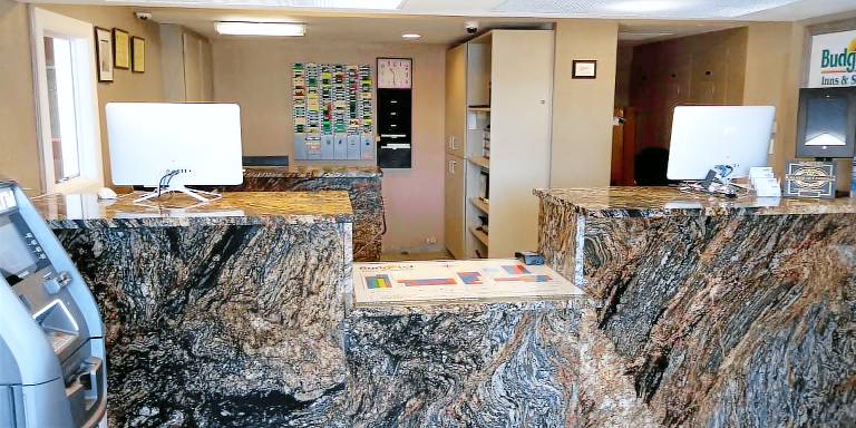 Econo Lodge Inn & Suites Yuma — photo 4