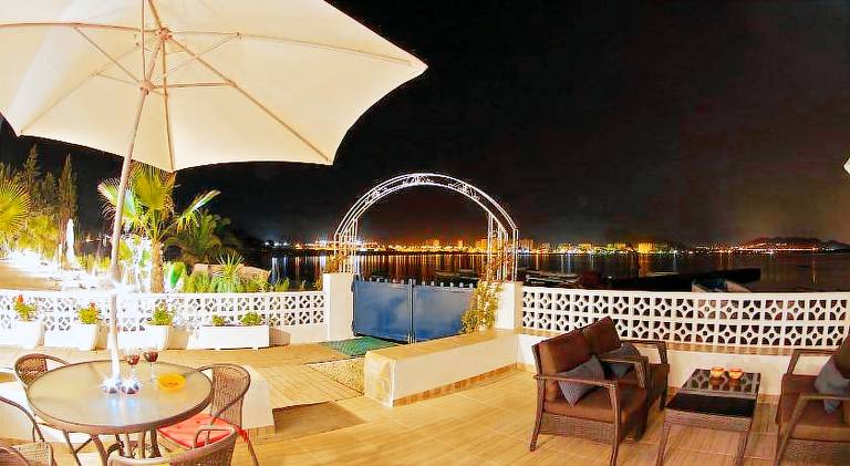 Vacation home with pool & garden — photo 2
