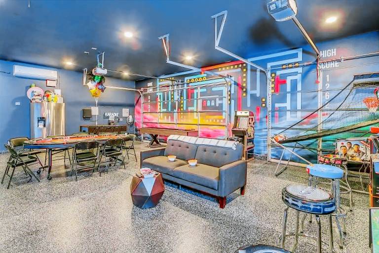 Family-friendly vacation home with private pool | Pet-friendly — photo 2