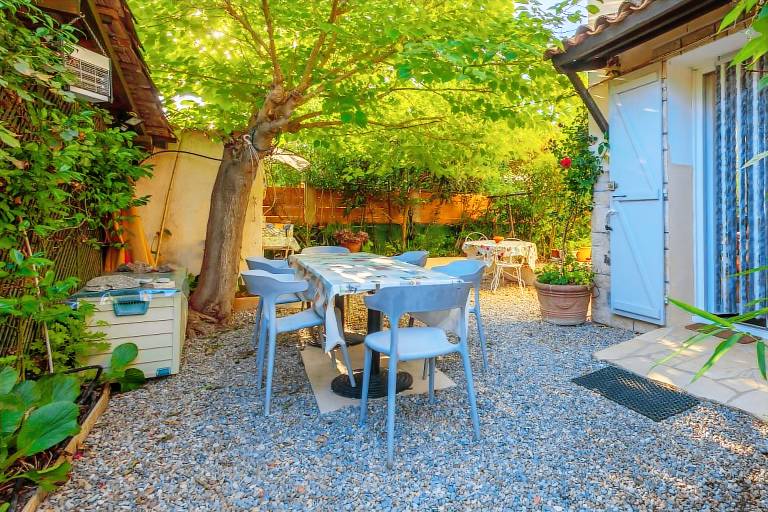 Villa with yard & patio — photo 3
