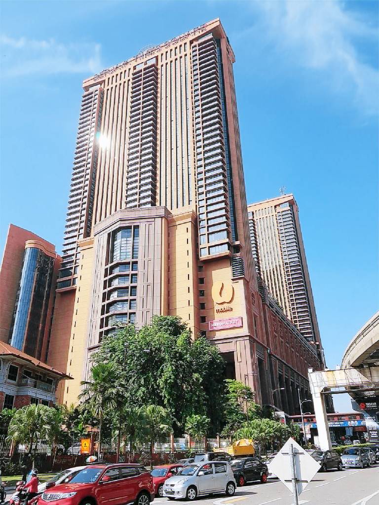 Serviced apartment with pool & sauna | Next to Jalan Alor in Kuala Lumpur