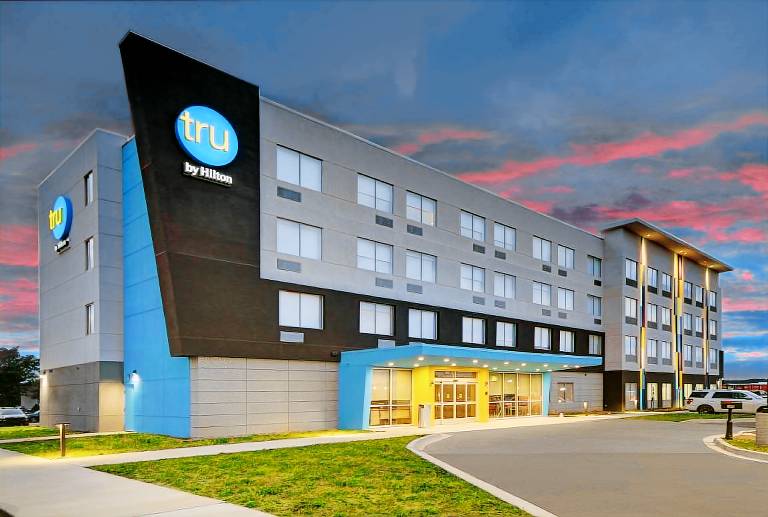 Tru by Hilton Gaylord in Gaylord, MI