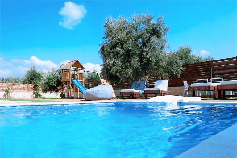 Villa with private pool, garden & grill — photo 2