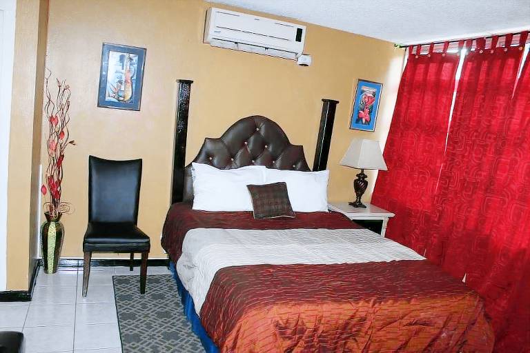 Apartment Kingston