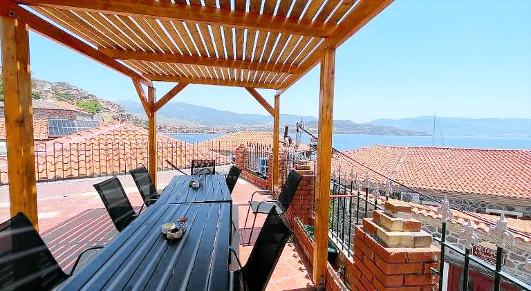Holiday apartment with patio — photo 2