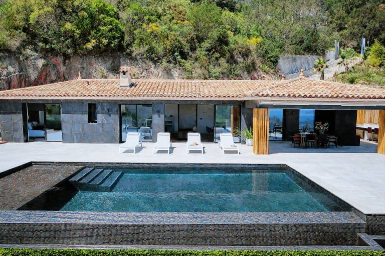 Vacation home with barbeque, garden & terrace | Water view | Suitable for remote work — photo 2