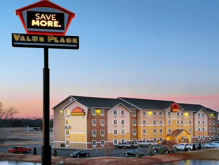 Extended Stay America Select Suites - Wichita - Airport — photo 2
