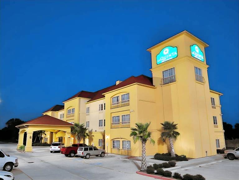 La Quinta Inn & Suites by Wyndham Brookshire in Waller, TX