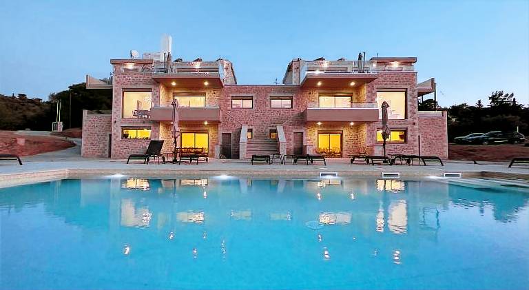 Charming serviced apartment with pool, garden & patio | Pet-friendly in Loutraki-Agioi Theodoroi