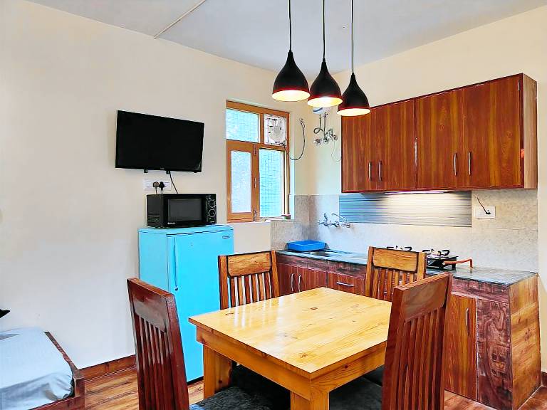Holiday apartment with yard — photo 4