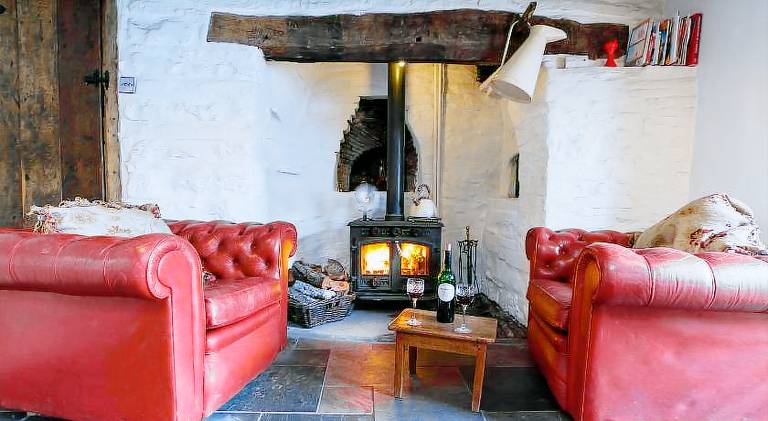Nice apartment with jacuzzi | Pets are welcome in Usk