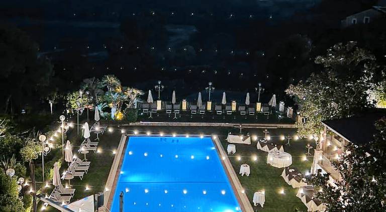 Riviera Hotel — photo 4