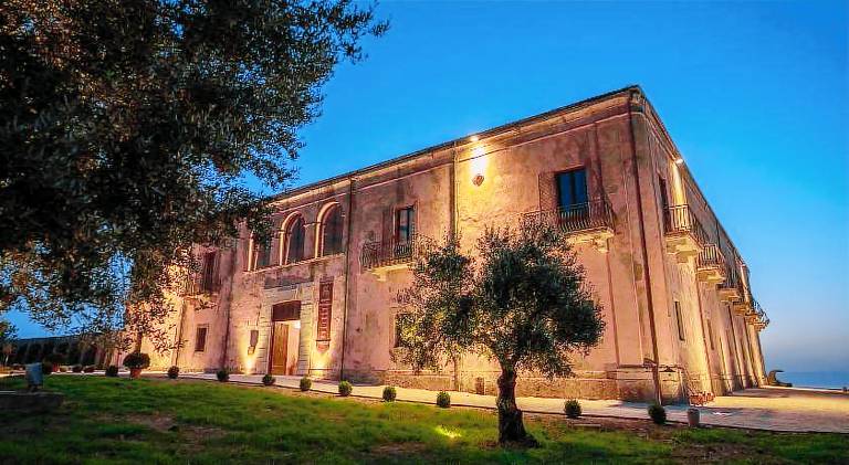 PALAZZO PRINCIPI LANZA in Scalea