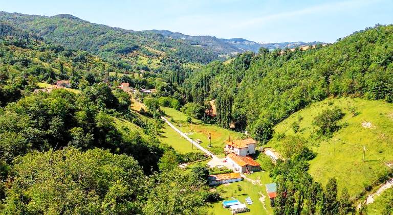 Vacation home with private pool, sauna & grill in Pietralunga