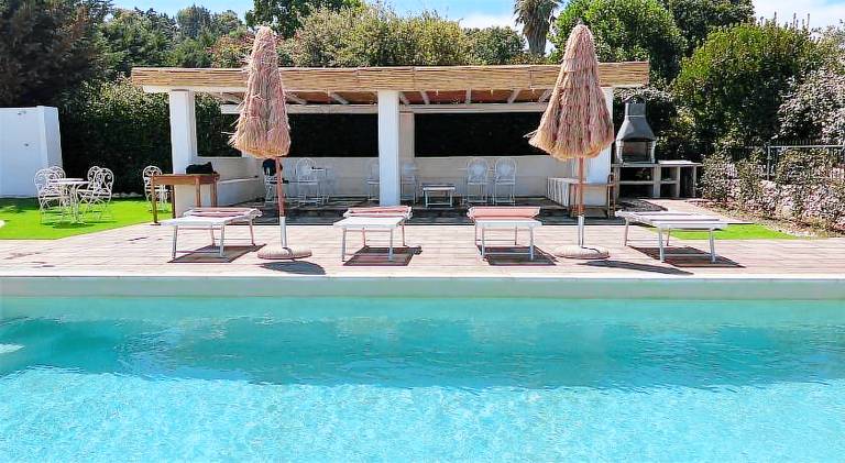 Family-oriented charming lodge with pool, yard & barbeque | Pet-friendly in Fasano