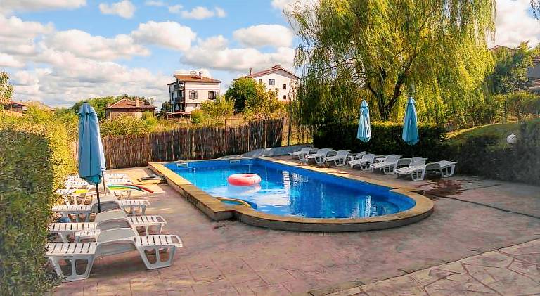 Vacation home with pool in Burgas