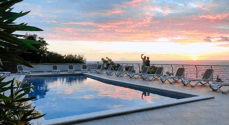 Serviced apartment with grill, pool & garden — photo 3