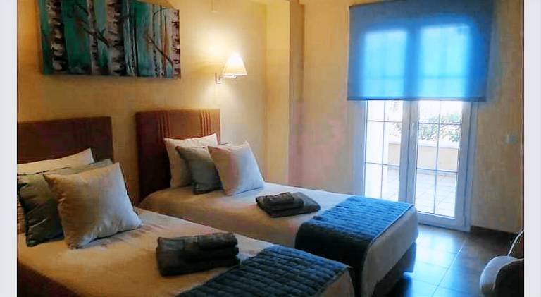 Apartment with pool — photo 2