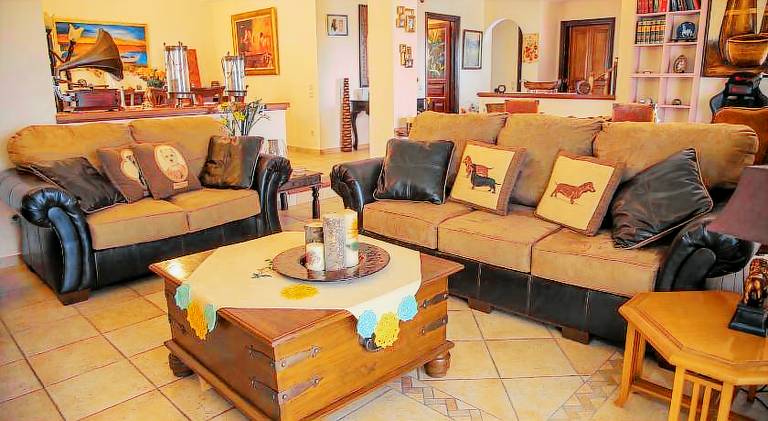 Villa Emily, soothing experience, perfect getaway in Corfu