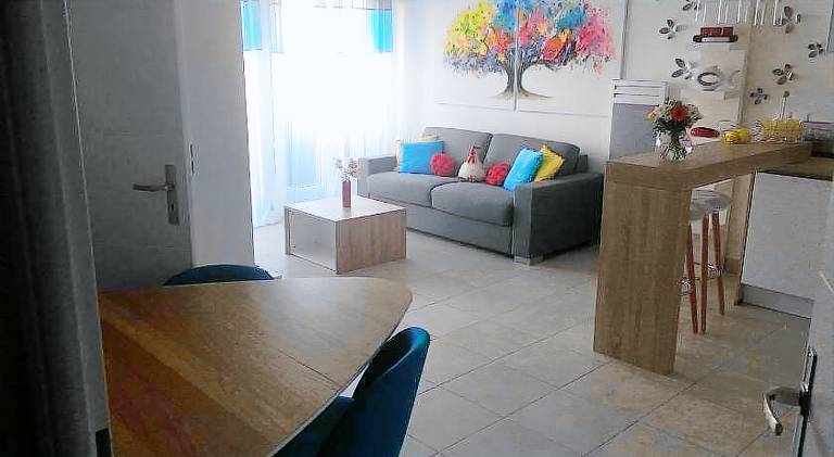 Apartment with terrace | Next to Russian Orthodox Cathedral in Thiers