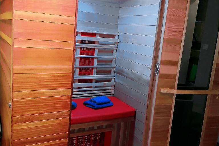 Cottage with barbeque, hot tub & sauna — photo 4