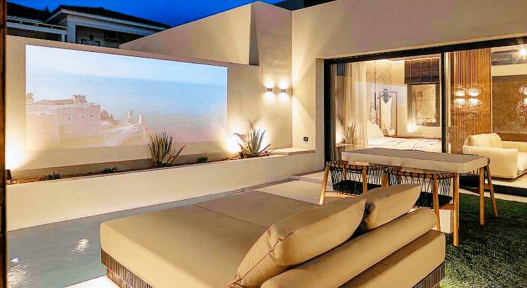 Villa with garden, jacuzzi & private pool | Good for workation — photo 2
