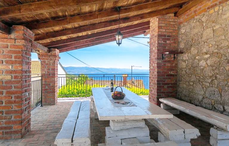 Ample villa with grill, garden & private pool | Pets are welcome — photo 3