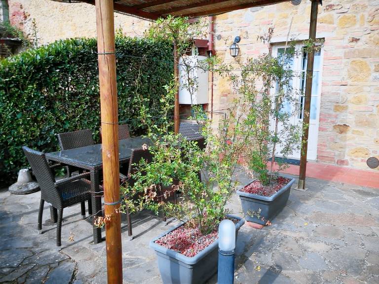 Rental apartment with garden, terrace & BBQ — photo 3