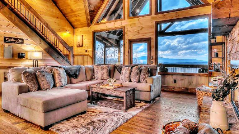 Clocking Inn Pet Friendly Mountain Views Hot Tub