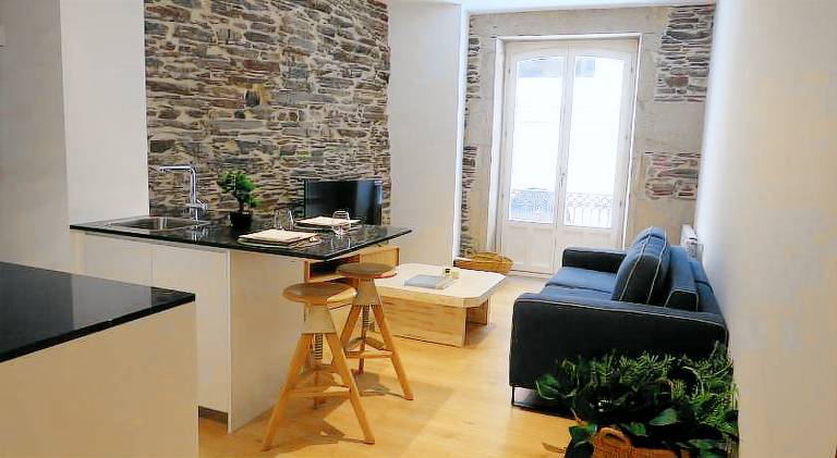 Serviced apartment with patio — photo 3