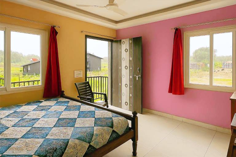 Nice house with yard | Pets allowed in Noida