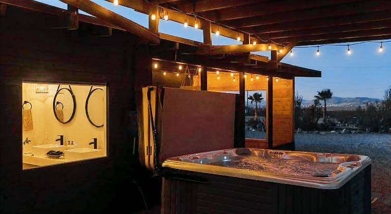 Vacation home with pool & hot tub — photo 4