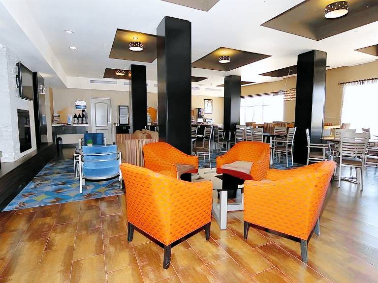 Holiday Inn Express Hutchinson By IHG — photo 5