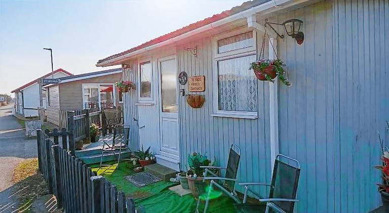 Yeolde 2 bedroom Seashak Detached Cottage LOW 2026 PRICES PLUS FREE ELECTRIC BRING YOUR DOG ENJOY — photo 4