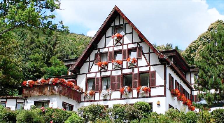 Hotel Das Waldhaus in Maikammer in Edenkoben