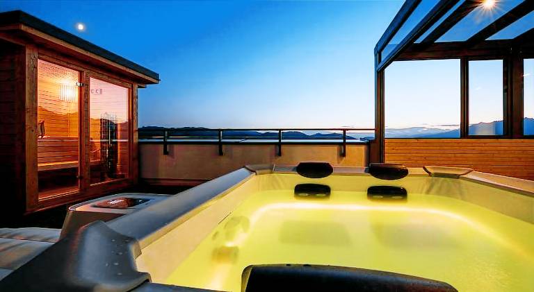 Charming apartment with hot tub | Dogs allowed — photo 2