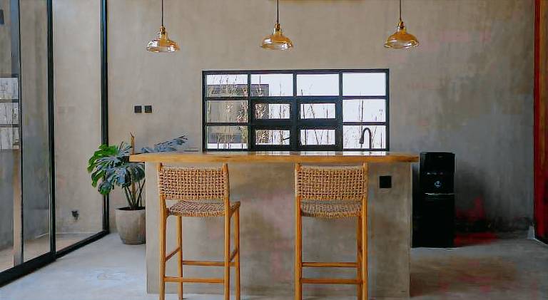 Villa with pool — photo 5