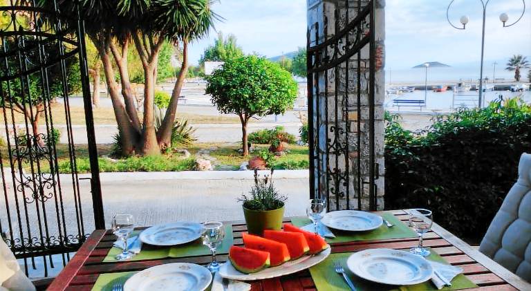 Pleasant rental apartment with garden & patio | Beach nearby | Pet-friendly in Skopelos