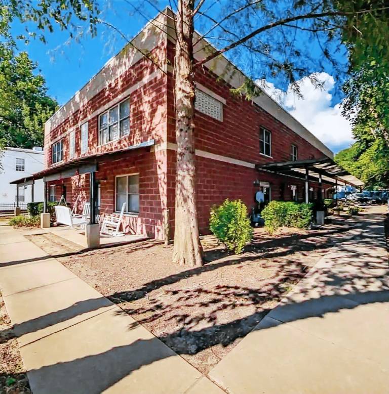 Condo  Germantown