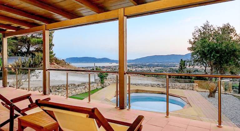 Vacation home with pool | Pets allowed — photo 3