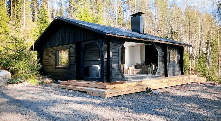 Beautiful vacation home with jacuzzi, pool & yard | Pet-friendly — photo 5