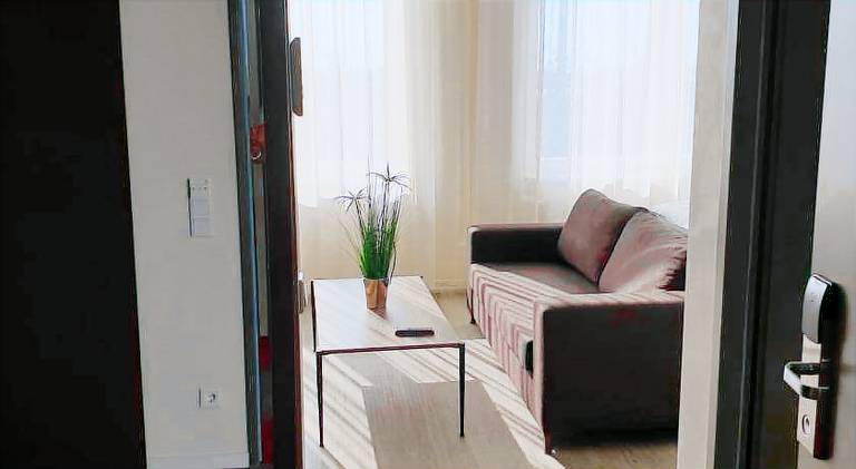 Serviced apartment for 5 persons in Schoenefeld