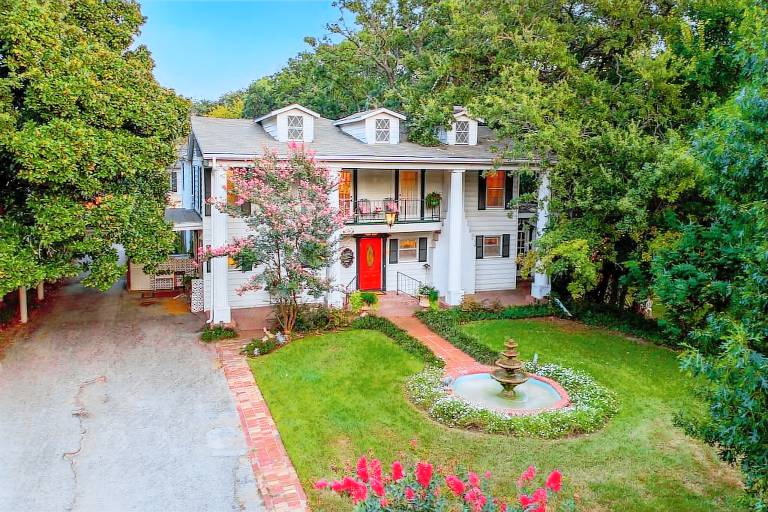 House  Carter Riverside