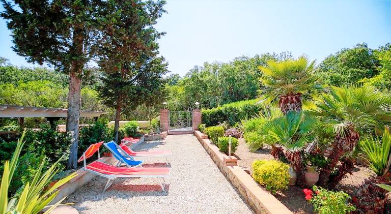 Lovely vacation home with terrace, garden & grill | Pets are welcome — photo 2