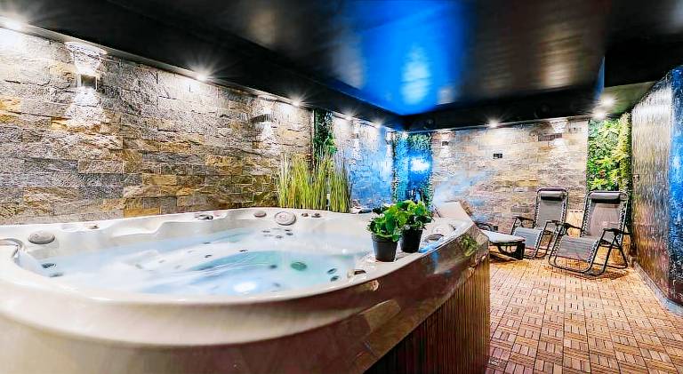 Family-friendly rental apartment with barbecue, jacuzzi & terrace | Next to Golden Gate | Perfect for remote work | Pets are welcome — photo 4